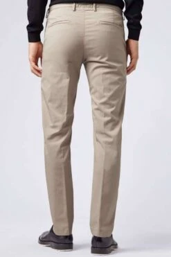 Hugo Boss BOSS Slim Fit Herren Chino Beige,Einfarbig -Pullover Geschäft 50325936 294 9 800 1200x1200